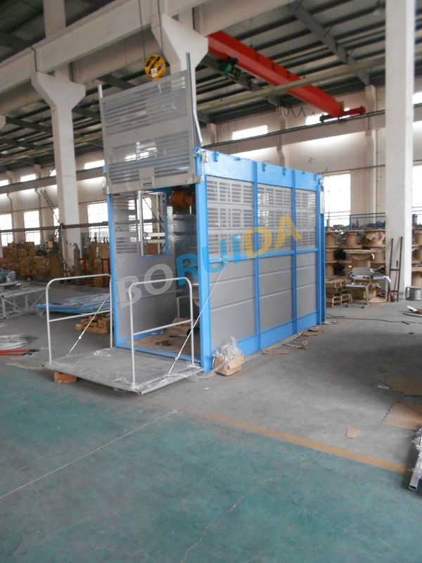 Single / Double Car 1000kg Rack And Pinion Hoists for Construction Material
